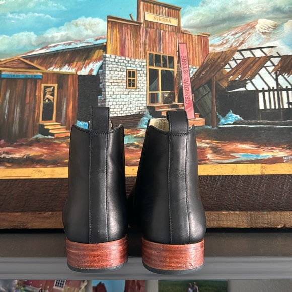 Classic Nisolo Chelsea Boots - Picture 4 of 7